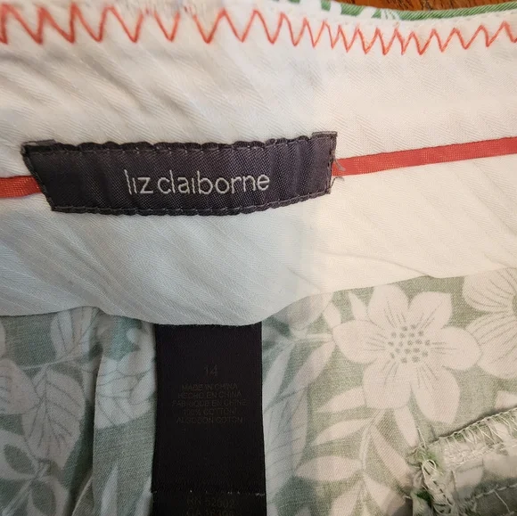 Green and White Skirt - Picture 3 of 4